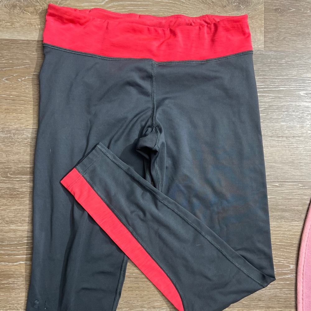 Coral pink UA leggings!